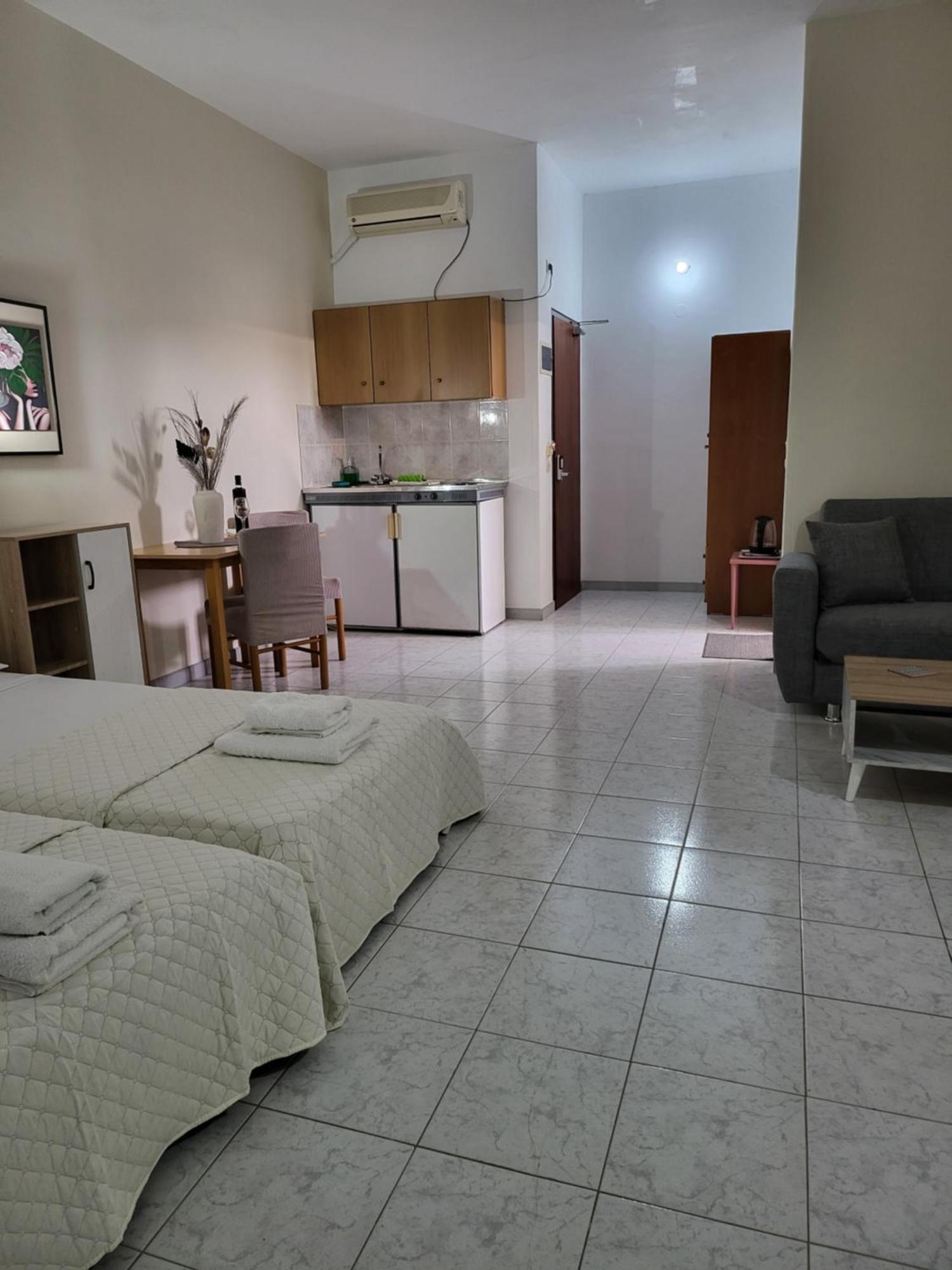Pyrgos Hotel Apartments Kremastí Exterior foto