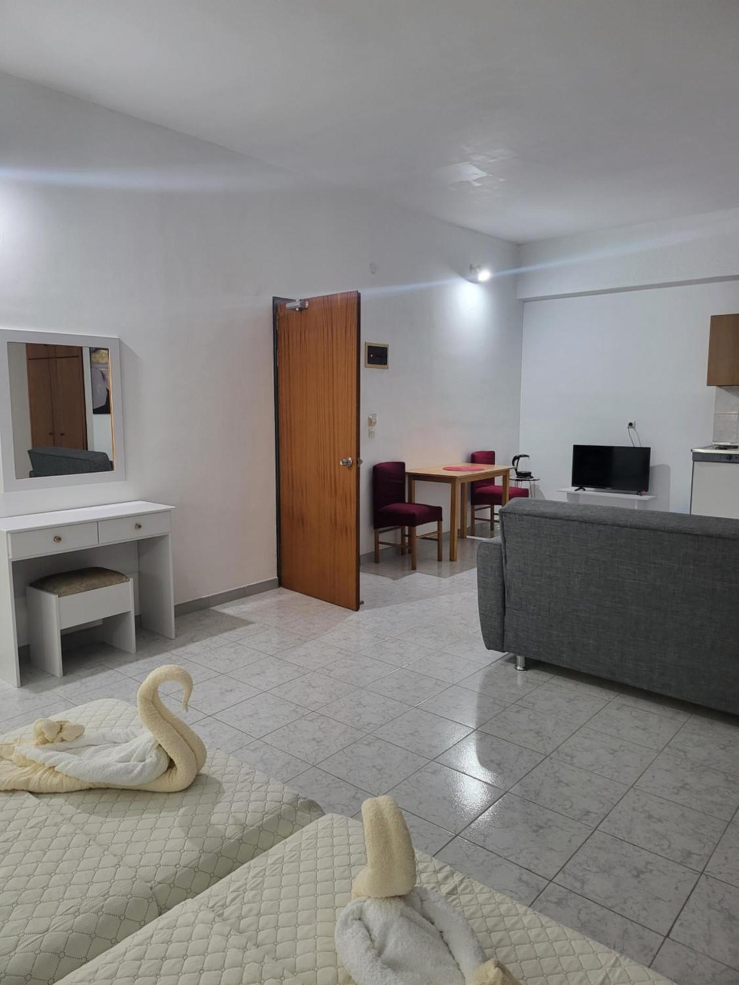 Pyrgos Hotel Apartments Kremastí Exterior foto